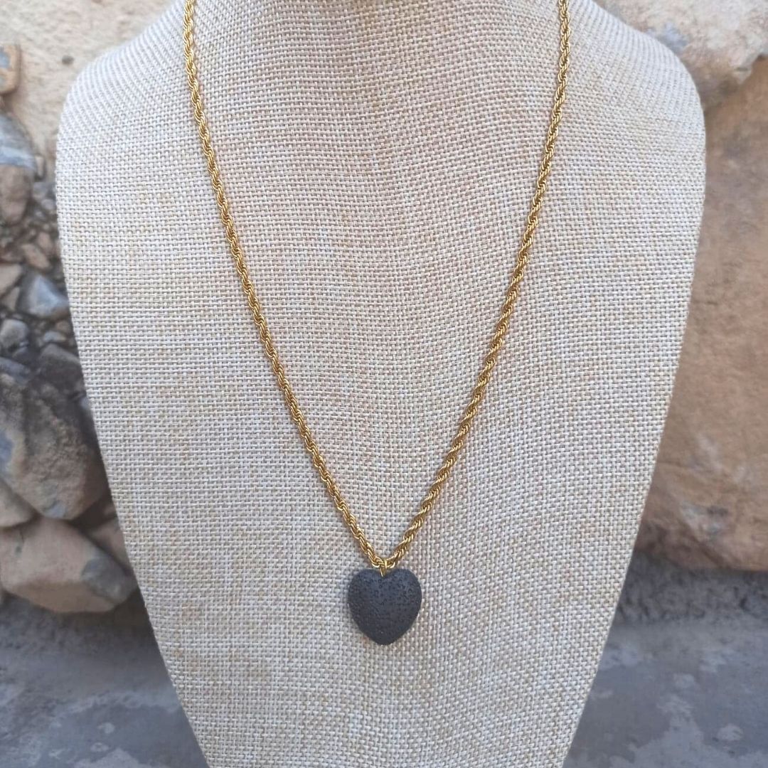 Collar Corazón negro