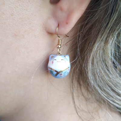 Aretes Maneki Neko Celeste