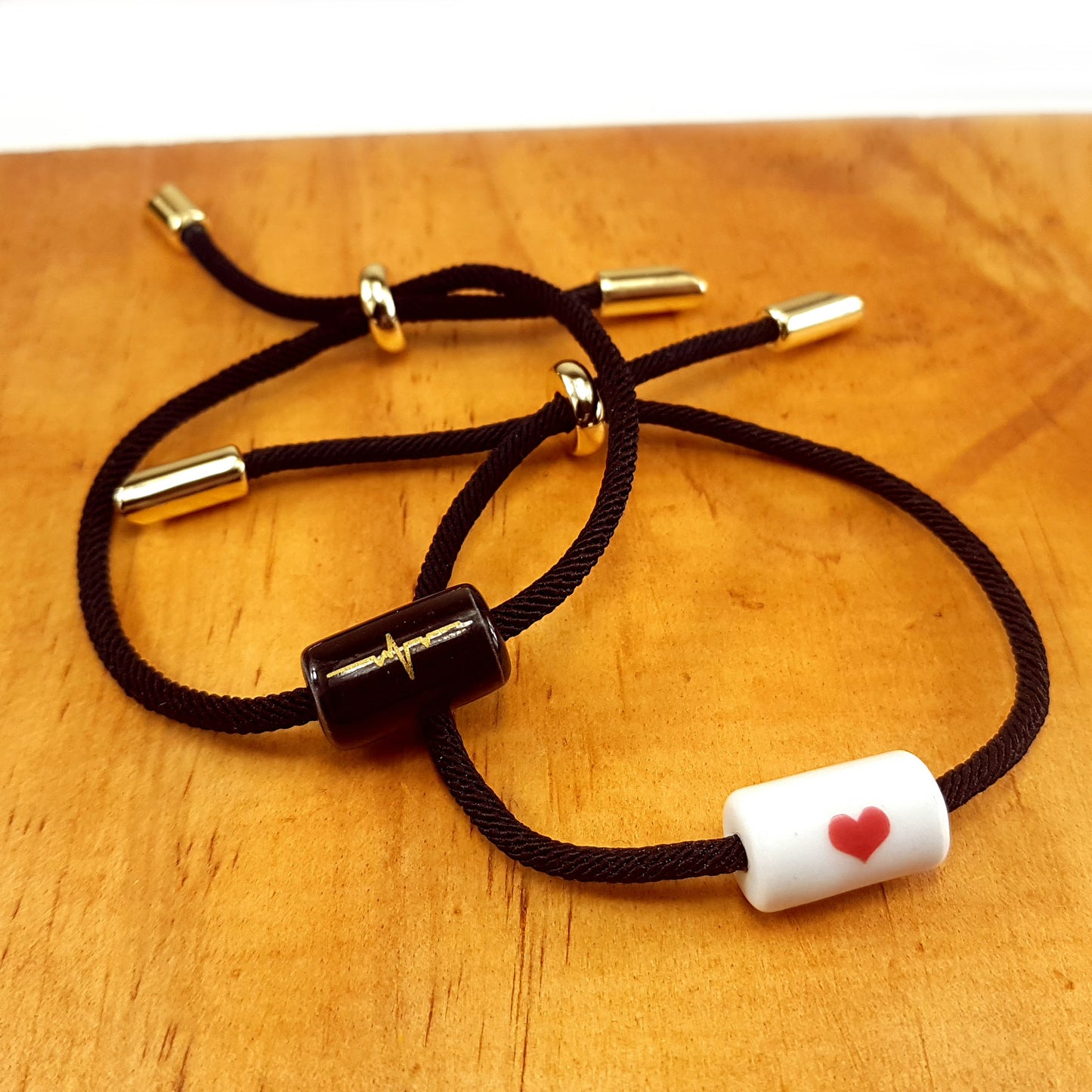 Pulseras distancia hilo negro